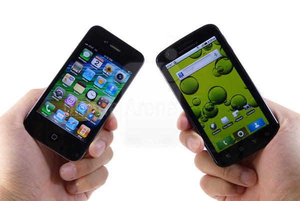 1400314364_motorola-atrix-4g-vs-apple-iphone-4-design-19.jpg