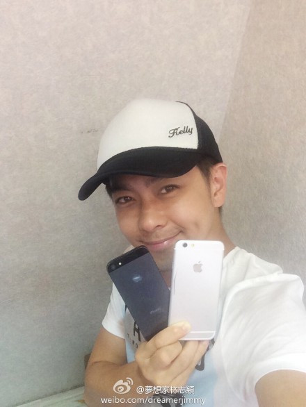 1403774661_taiwanese-star-jimmy-lin-with-alleged-iphone-6-dummy.jpg