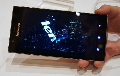 Lenovo'dan Xperia Z3 görünümlü akıllı telefon