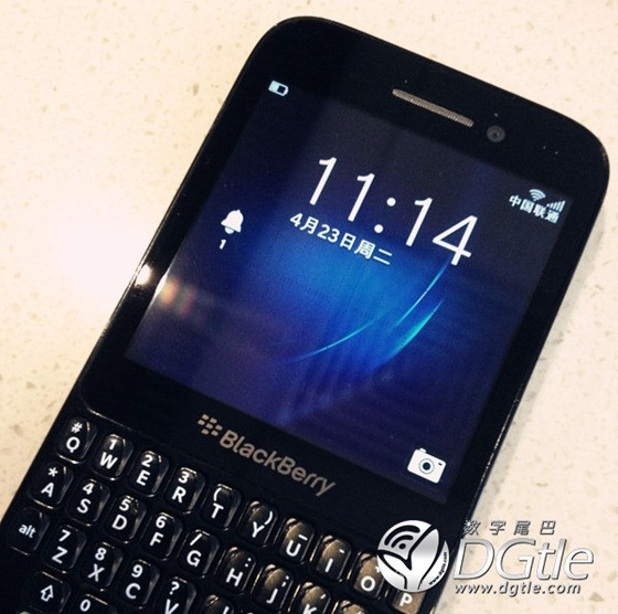 1367748474_blackberry-r10-smartphone-05.jpg