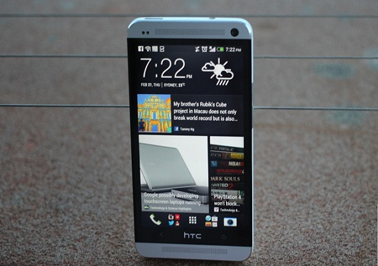 1368835399_htc-one-hands-on-igyaan-33.jpg